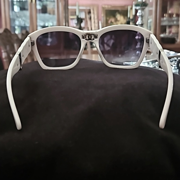 Chanel Foldable Sunglasses 6055B- Retail purchased $685 - Picture 3 of 7